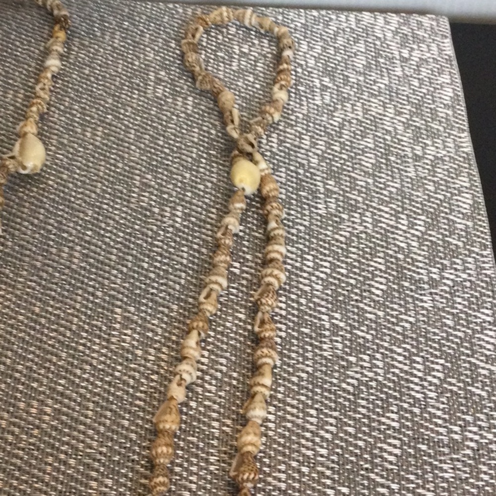 2-Puka Sea Shell Necklace‼️2-Left - Picture 6 of 6